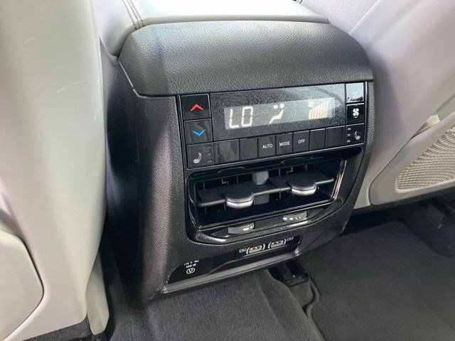 Certified Used 2021 Diamond Black Crystal Pearlcoat Jeep Overland image 24