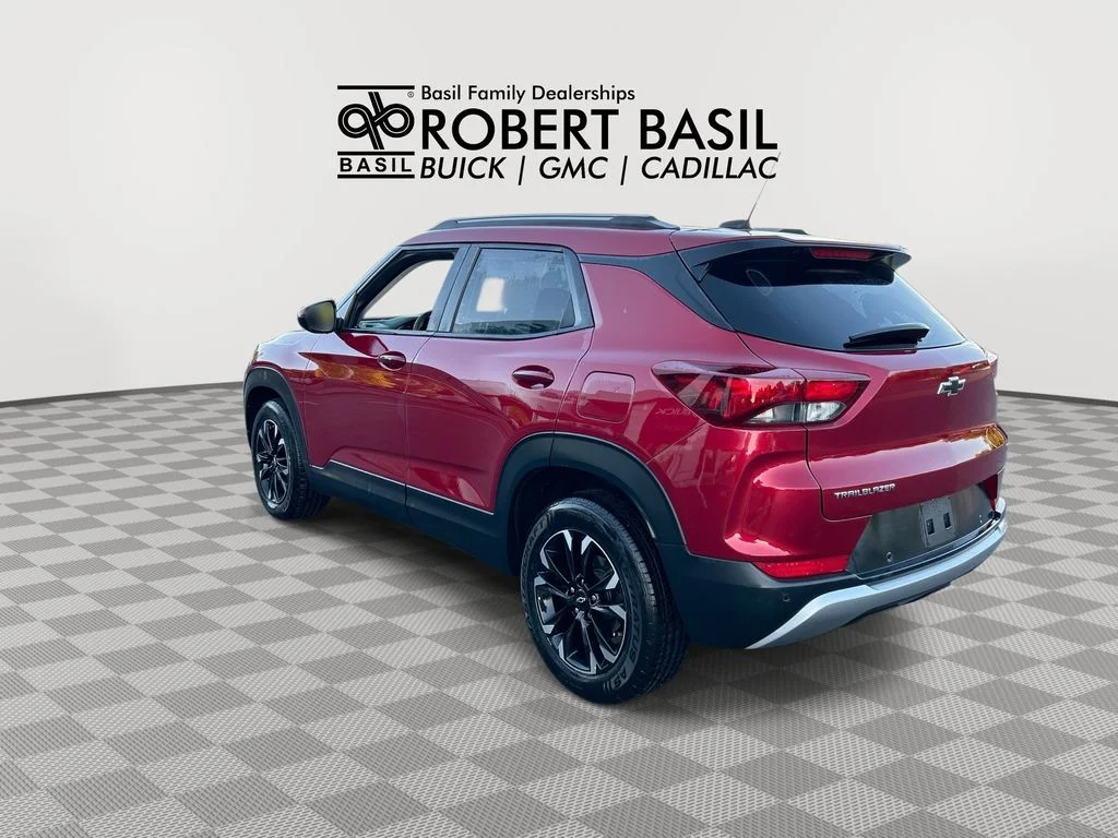 Used 2021 Red Chevrolet LT image 6