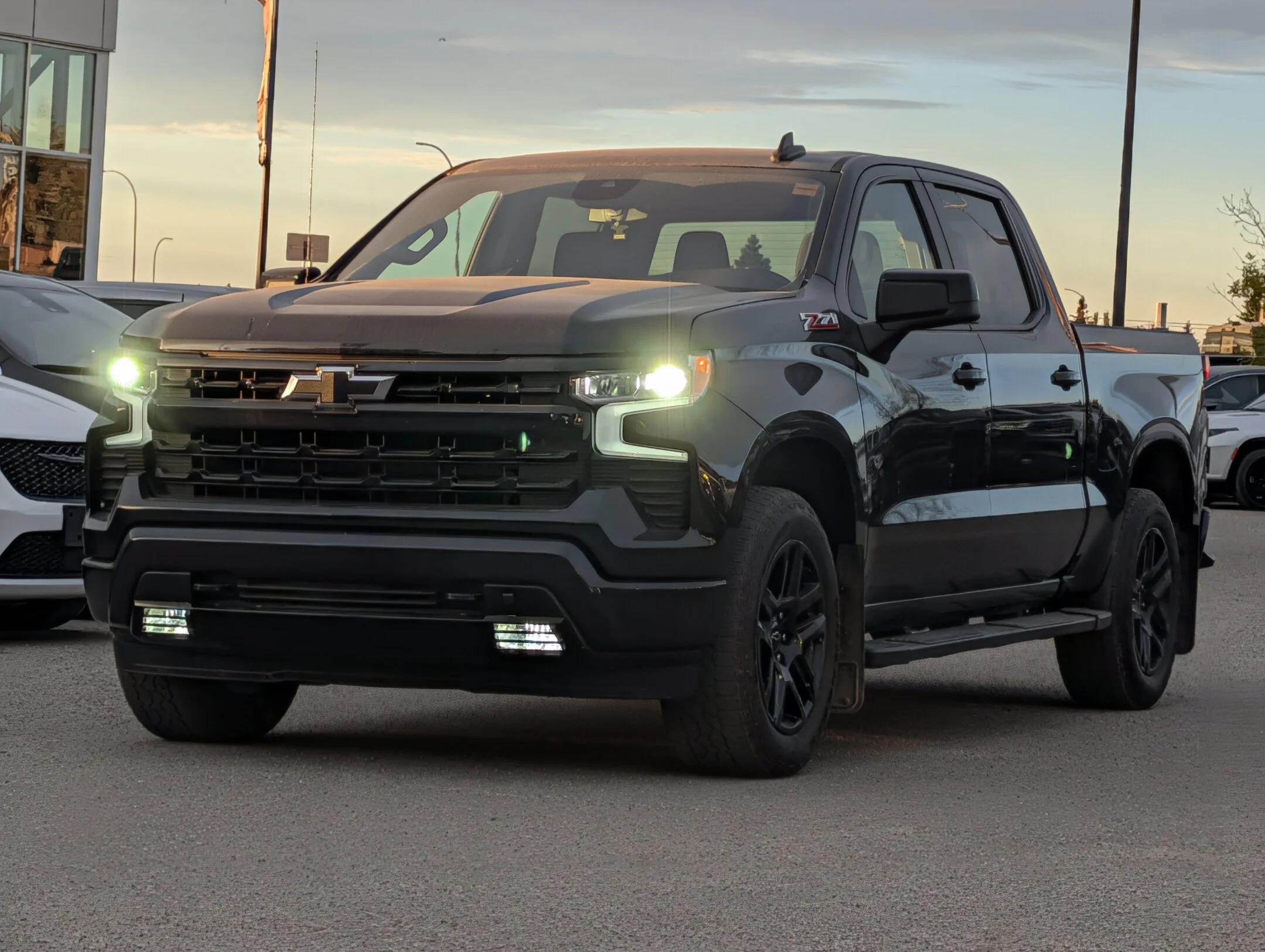 Used 2022 Black Chevrolet RST Z71 Offroad - 13.4 Touchscreen - Heated W - 4WD Crew Cab 147 RST image 4