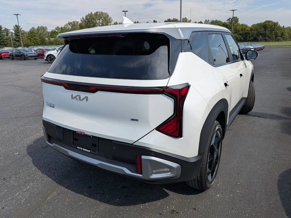 New 2027 Snow White Pearl Kia S image 34