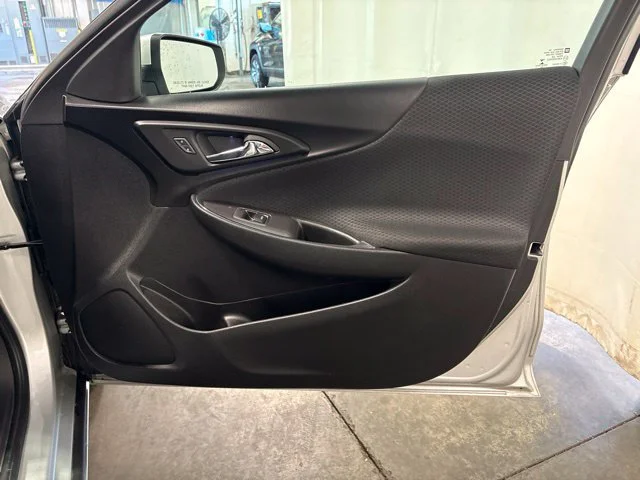 Used 2017 SILVER ICE METALLIC Chevrolet LT image 33