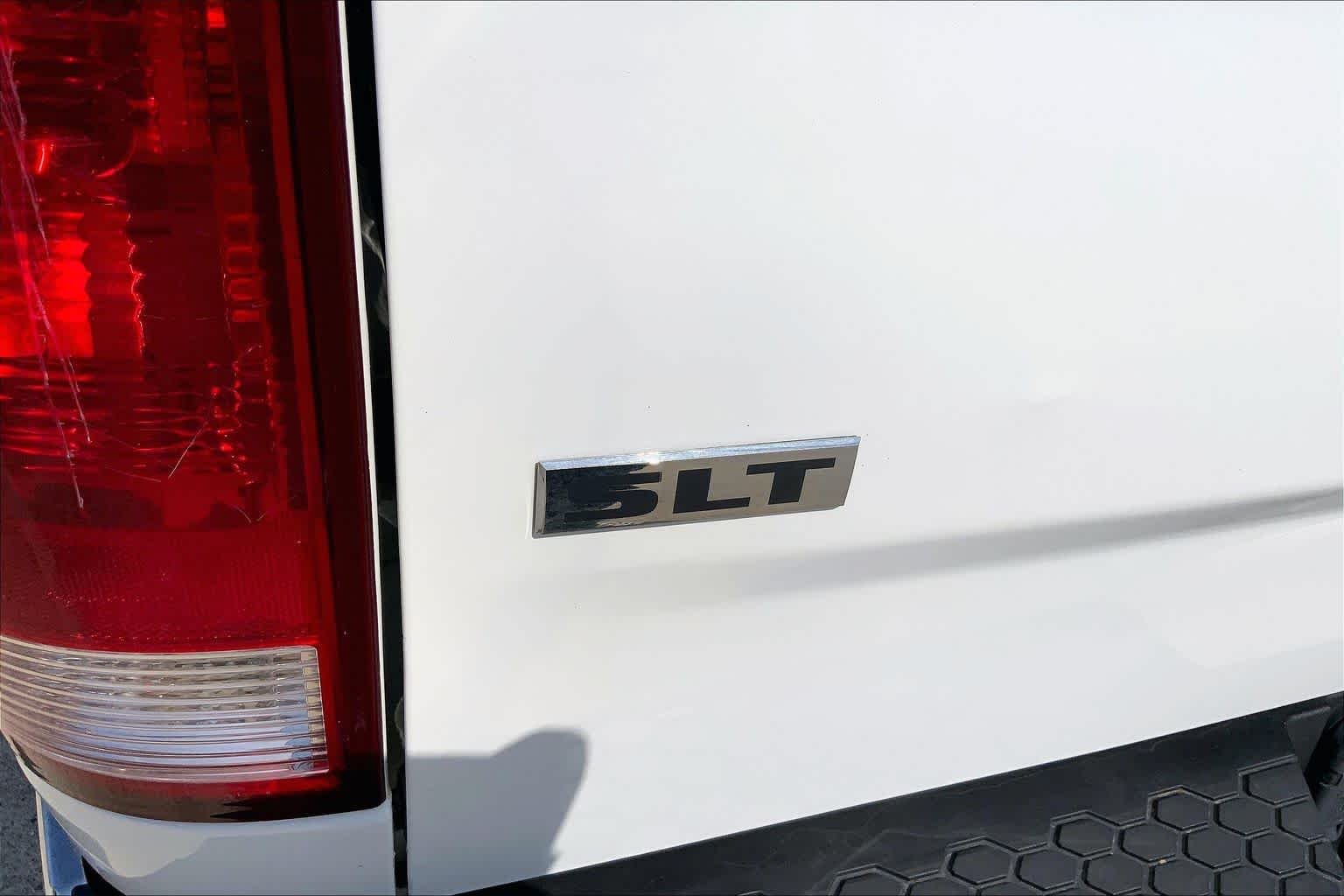 Used 2019 Bright White Clearcoat Ram SLT image 10