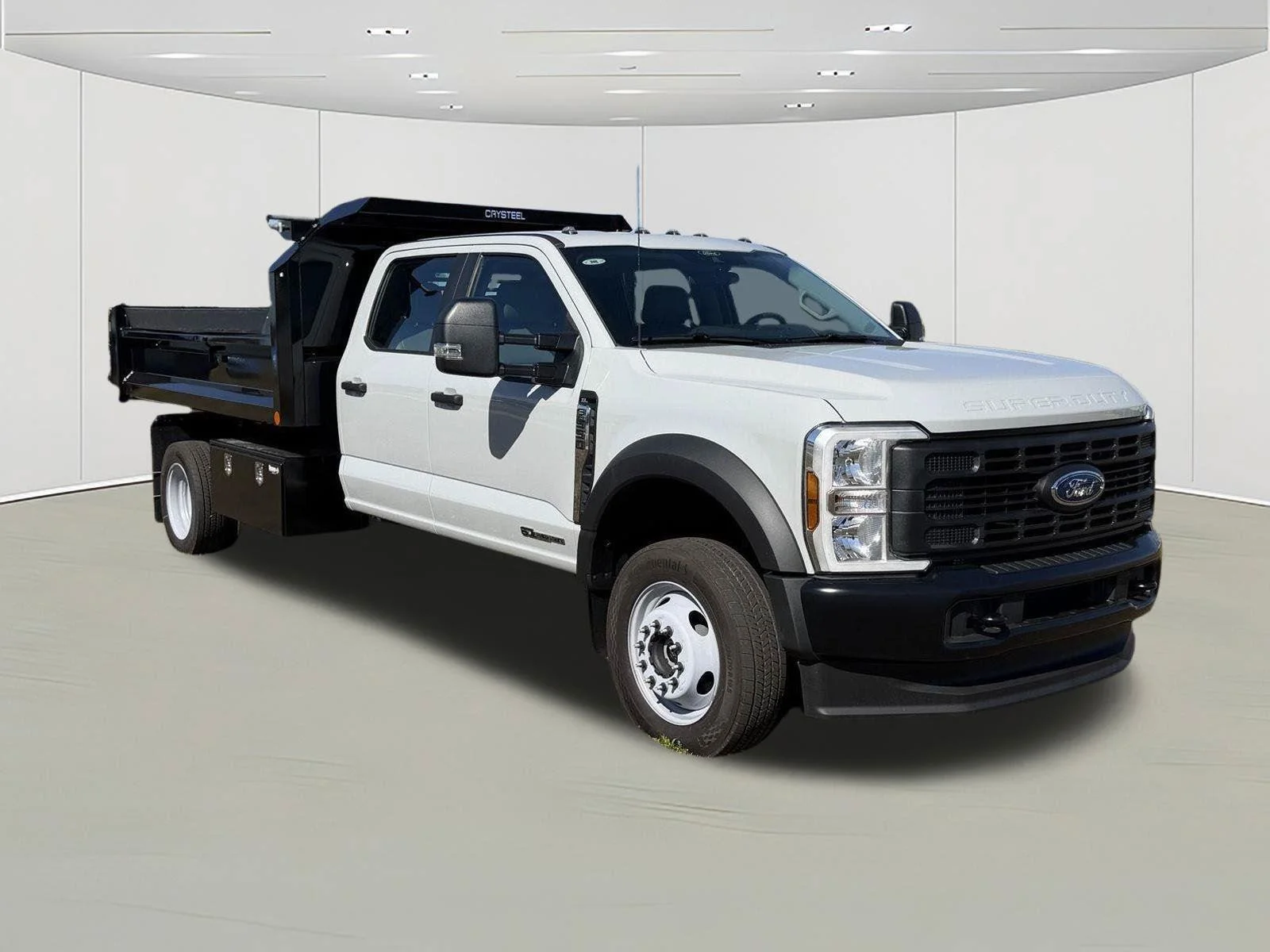 Used 2025  Ford XL image 2