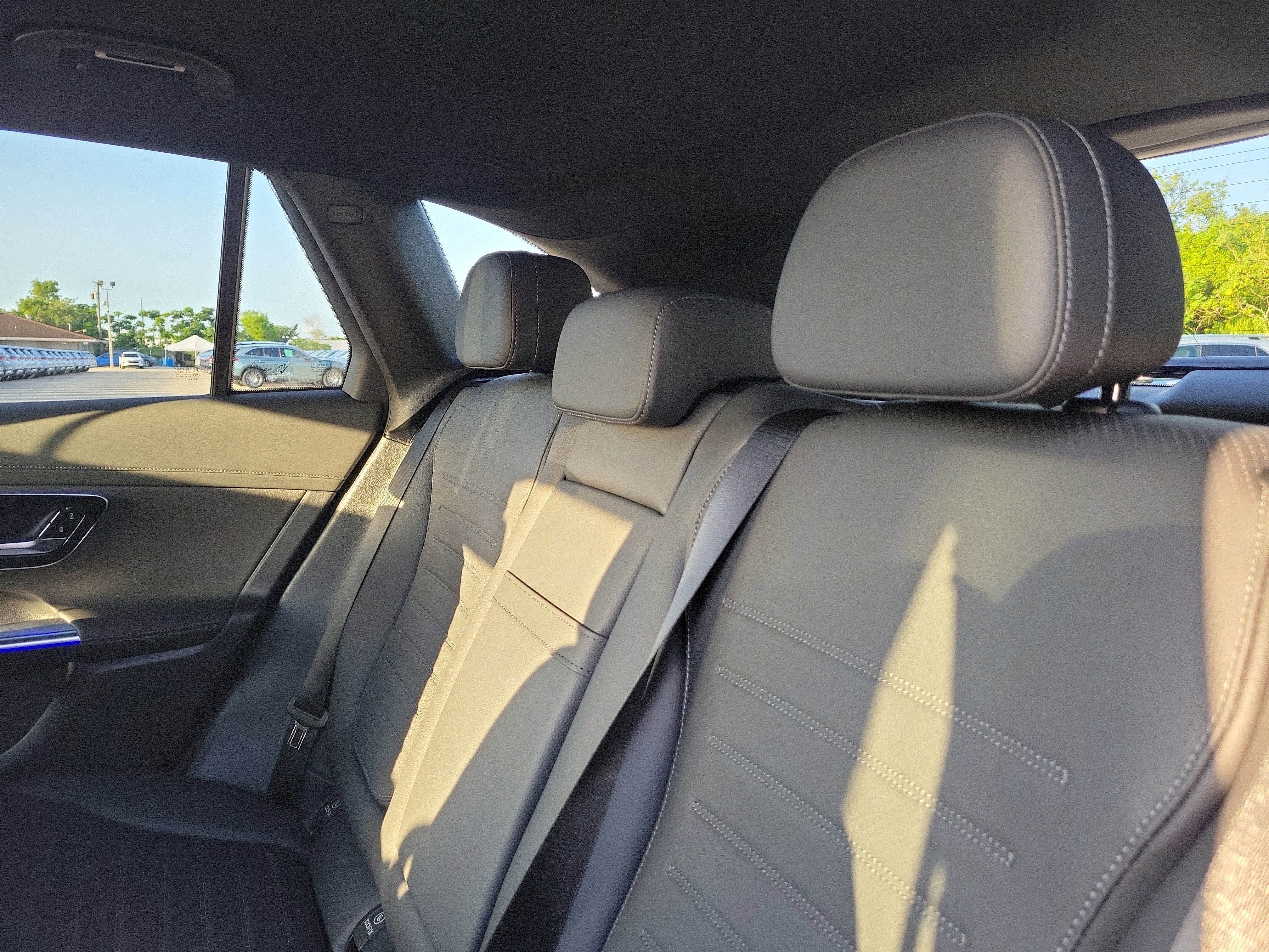 New 2026 Verde Silver Metallic Mercedes-Benz GLC 300 image 40