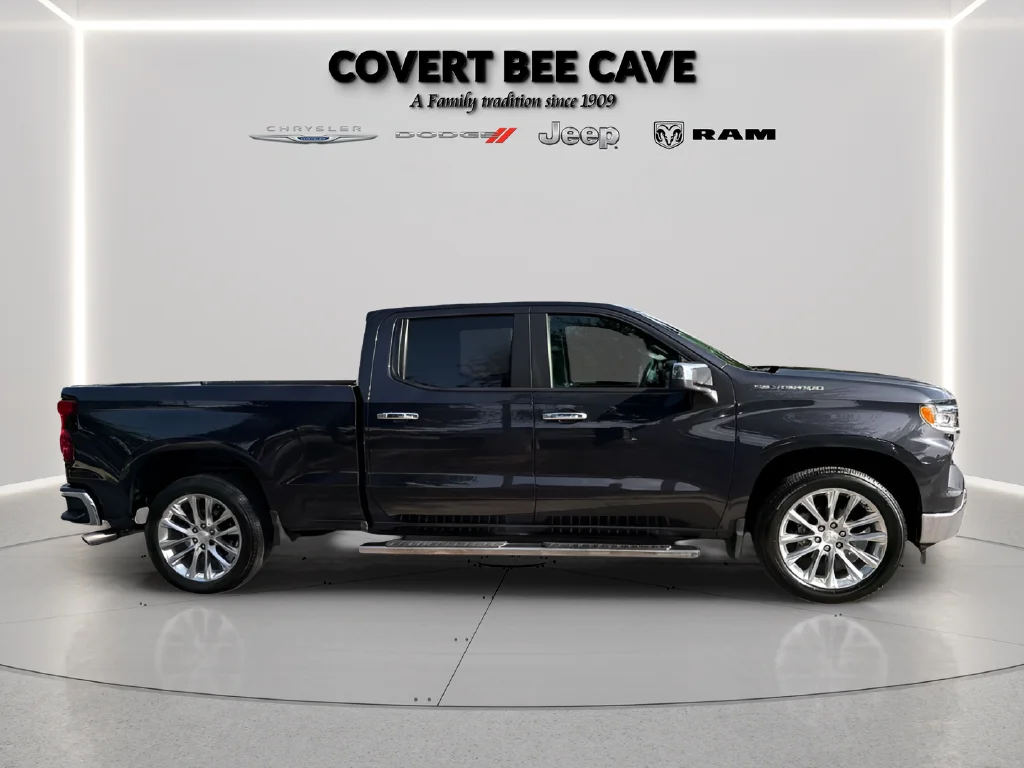 Used 2022 Gray Chevrolet LT image 13