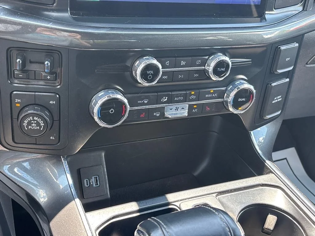 Used 2023 Gray Ford XLT image 33