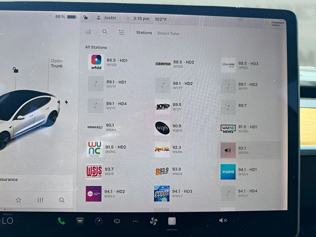 Used 2021  Tesla Standard Range Plus image 10