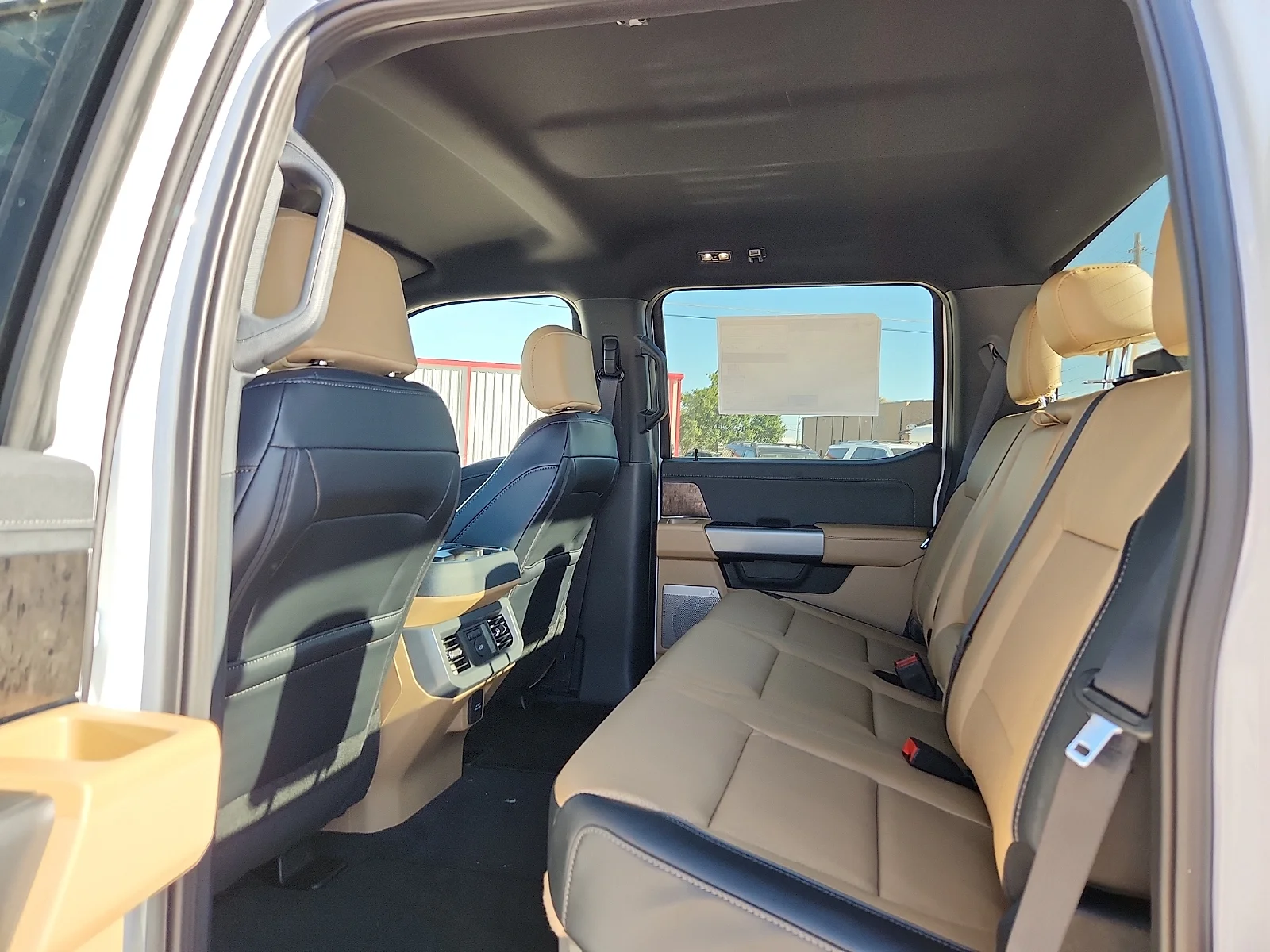 New 2026 Oxford White Ford Lariat image 18