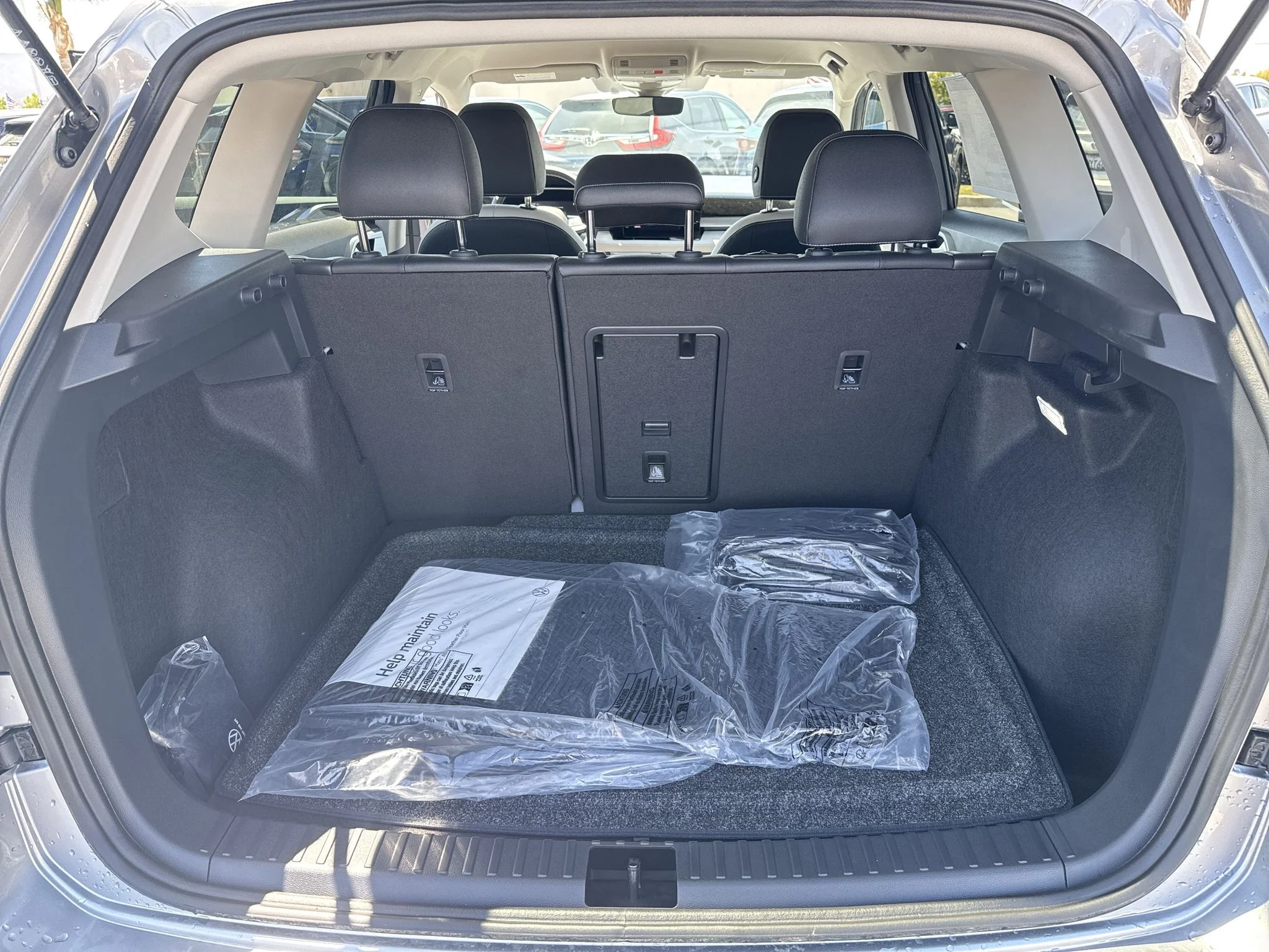 New 2026 Pyrite Silver Metallic Volkswagen SE image 33