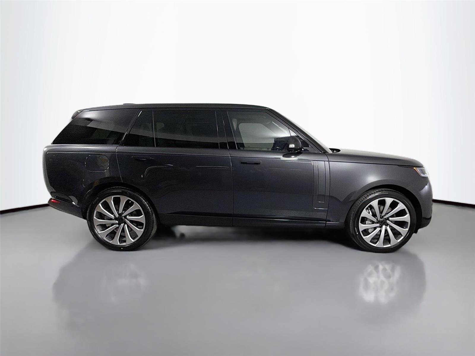 New 2026 Carpathian Grey LAND ROVER SE LWB 7-Seats / V8 image 4