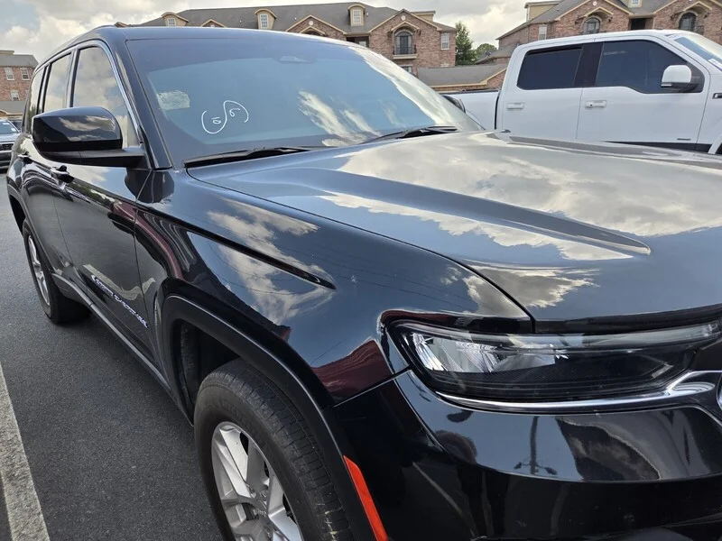 Used 2023 Diamond Black JEEP LAREDO image 3
