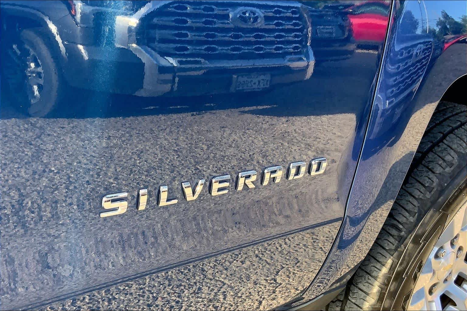 Used 2016 Deep Ocean Blue Metallic Chevrolet LS image 8