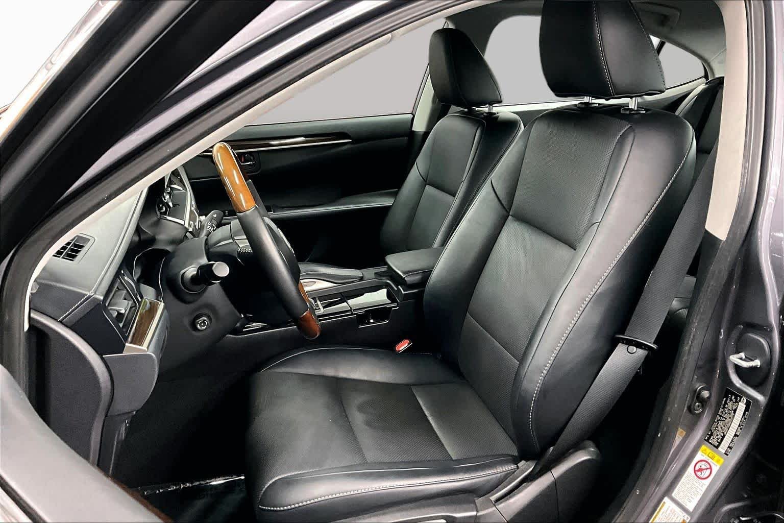 Used 2016 Nebula Gray Pearl Lexus  image 7
