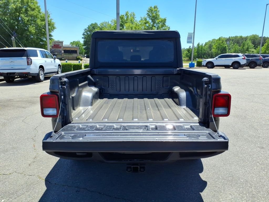 Used 2021 Crystal Metallic Jeep Sport image 27