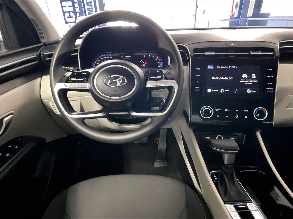 Used 2024 Silver Hyundai SE image 17