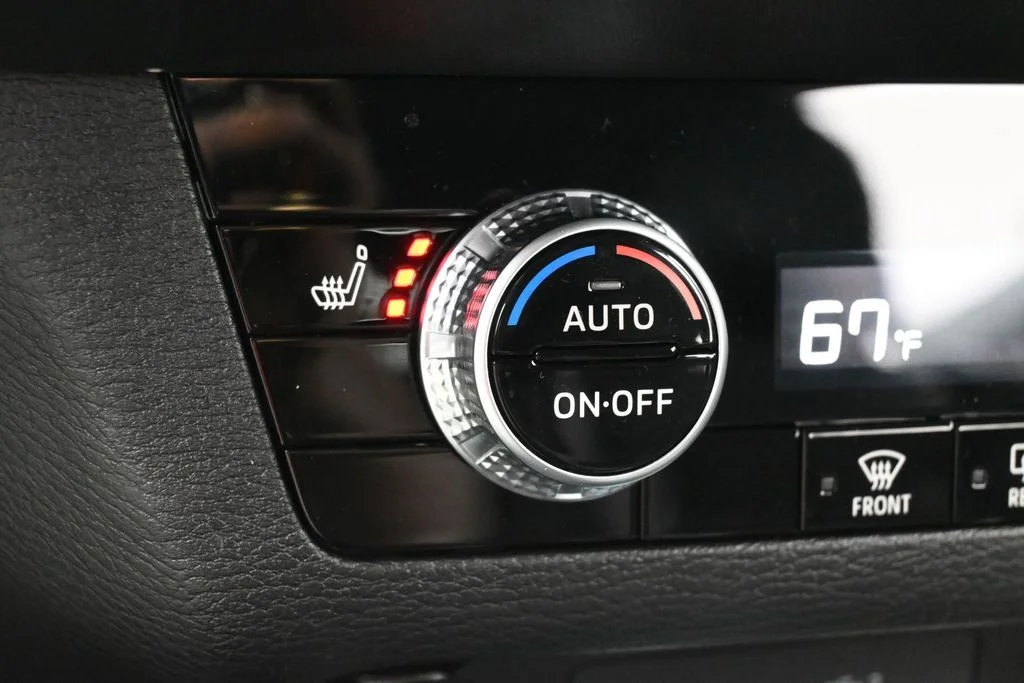Used 2024 Red Mitsubishi SE Black Edition image 20