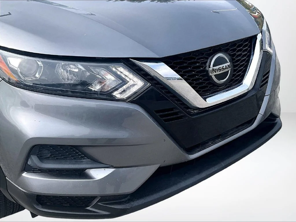 Used 2020 Gray Nissan SV image 28