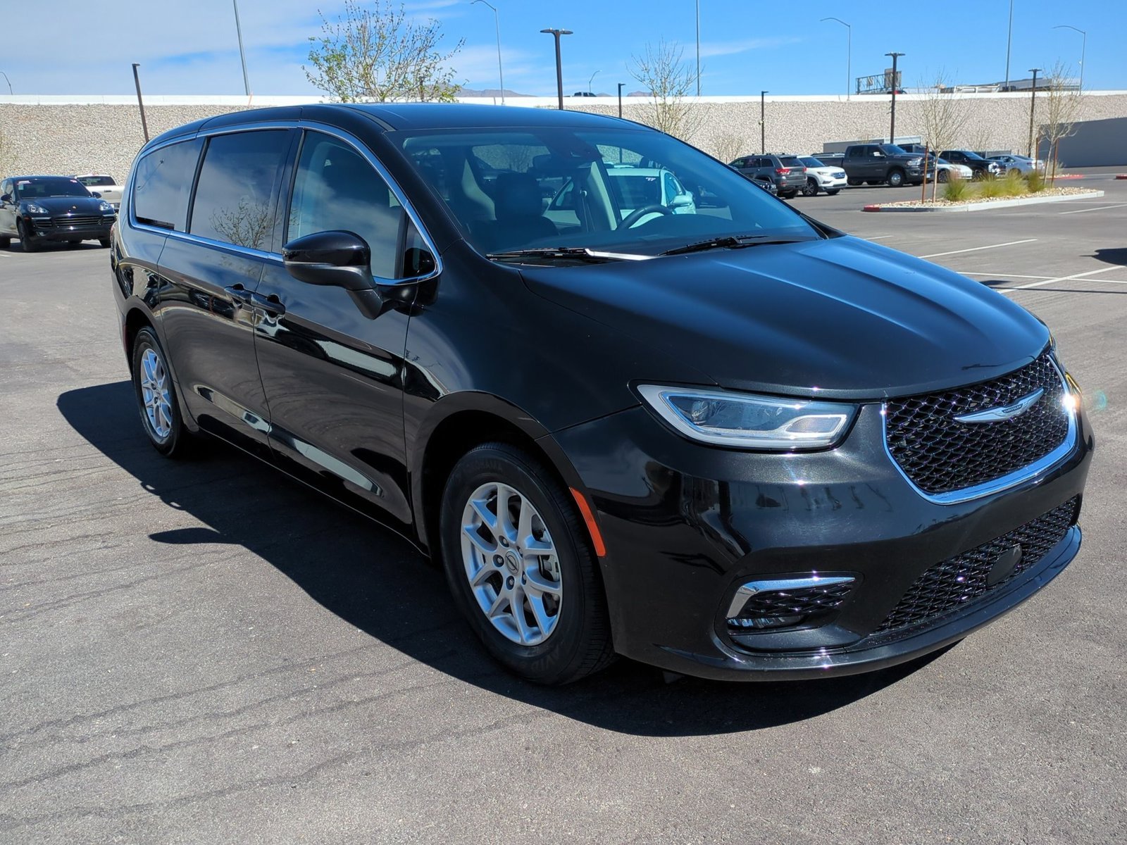 Used 2023 Brilliant Black Crystal Pearlcoat Chrysler Touring L image 3