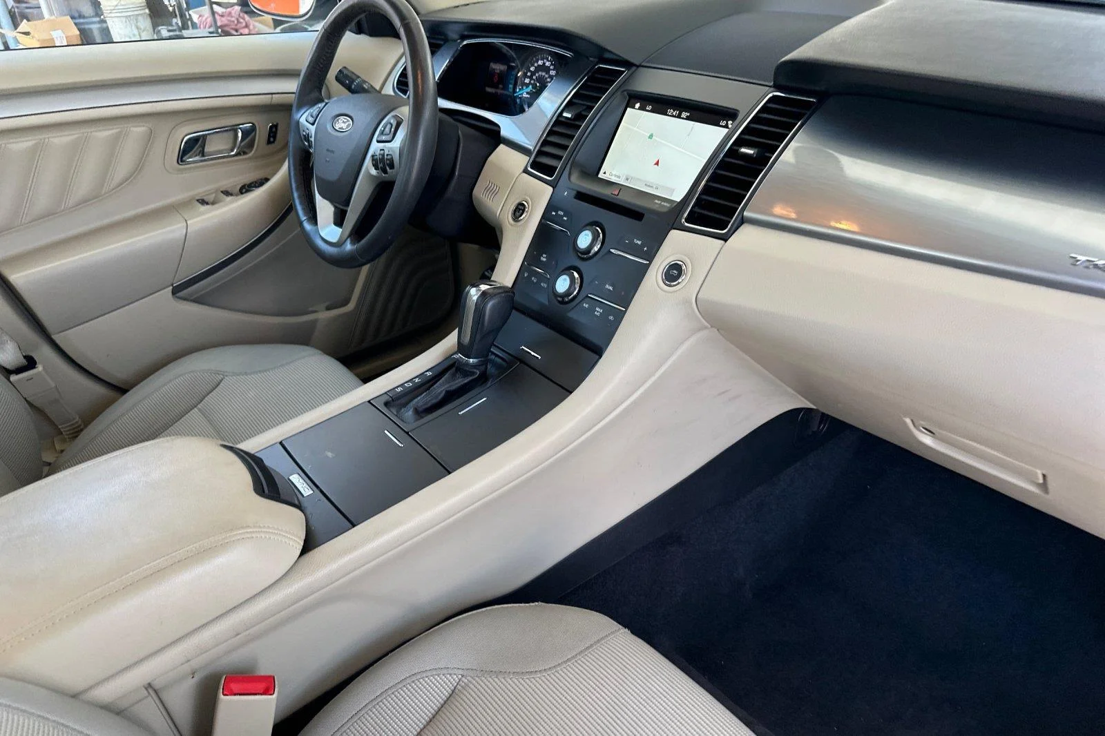 Used 2017 Oxford White Ford SEL image 15