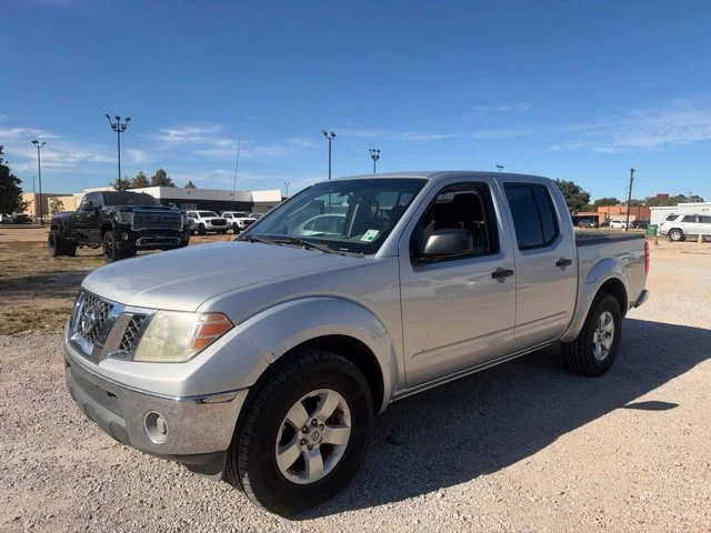 Used 2010 Silver Nissan SE image 6