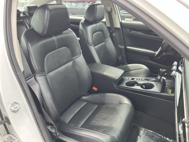Used 2024 White Honda Touring image 27