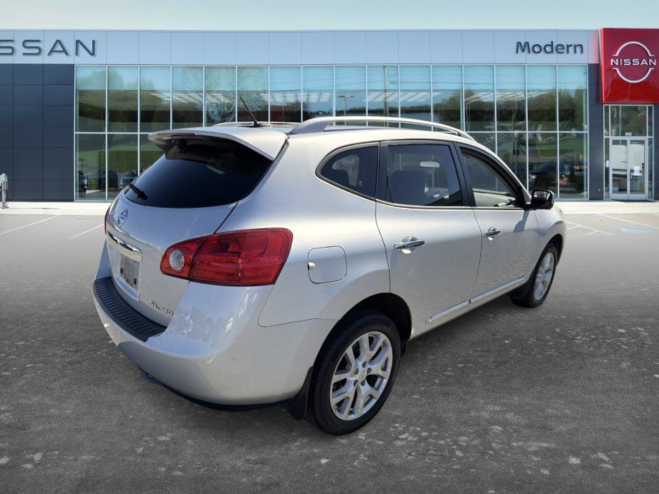 Used 2013 Brilliant Silver Nissan SL image 7