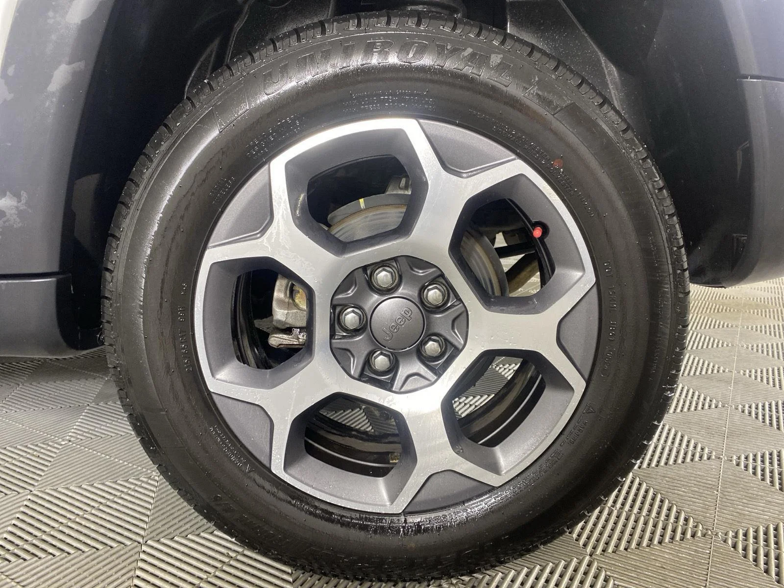 Used 2022 Bright White Clearcoat Jeep Trailhawk image 19