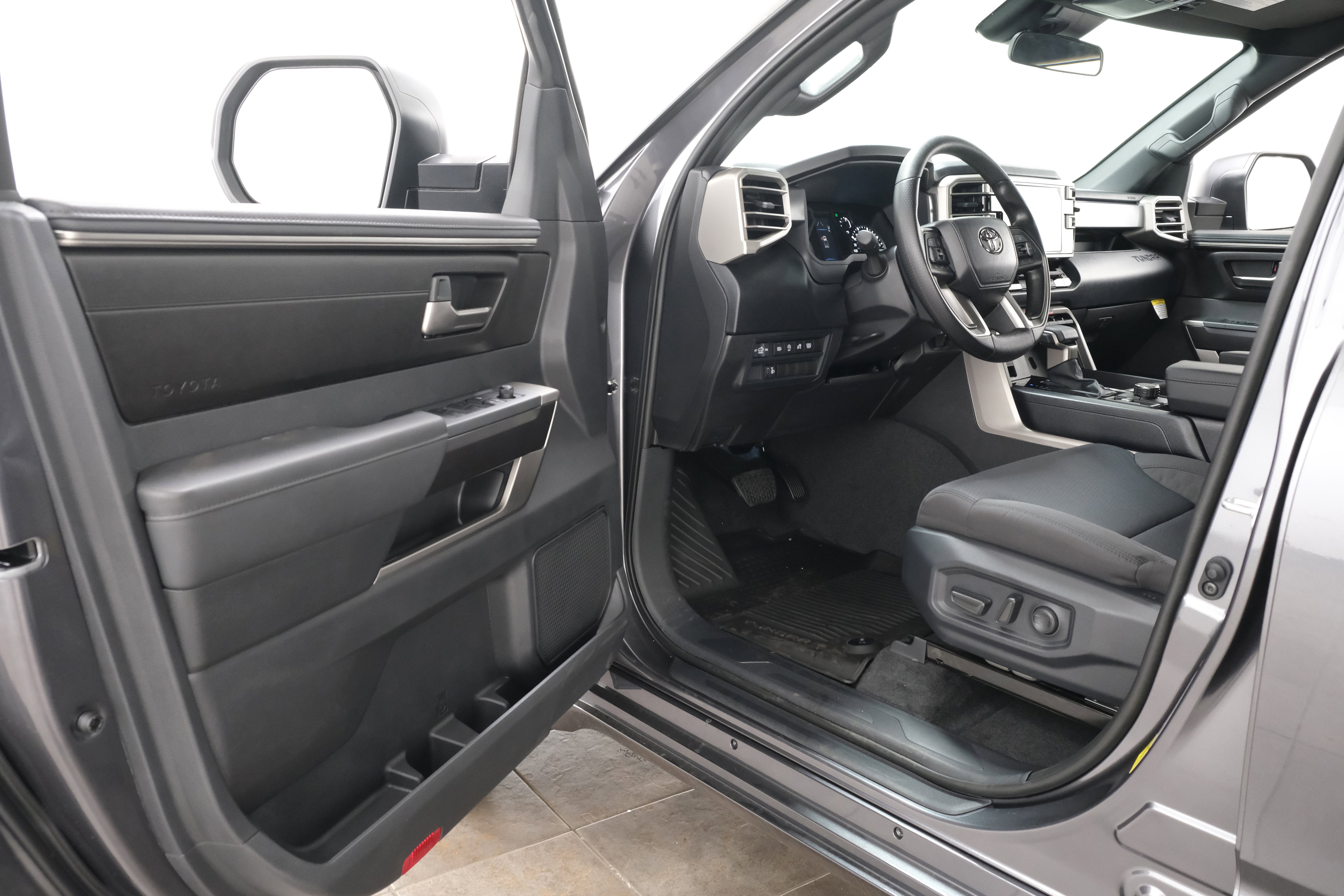 2026 Toyota Tundra SR5 - Photo 24