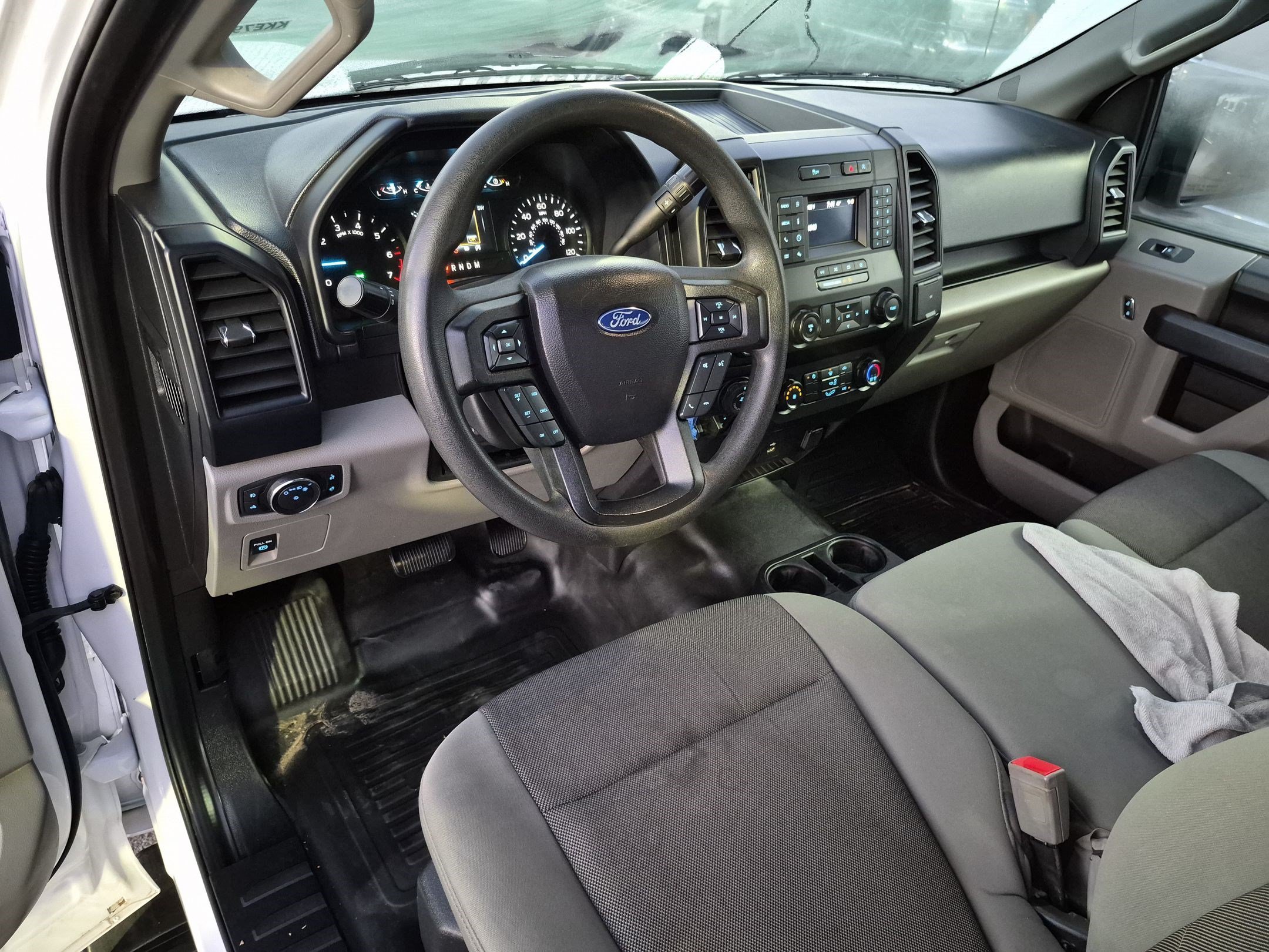 Used 2019 Oxford White Ford XL image 14