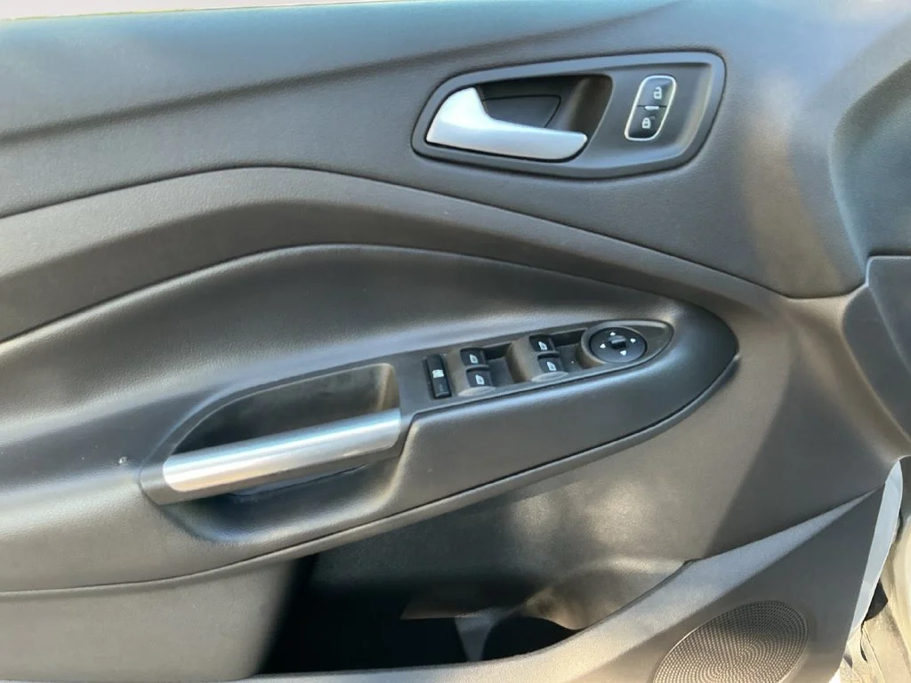 Used 2018 Silver Ford SE image 10