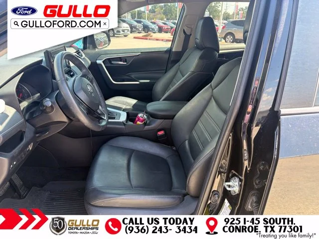 Used 2021 Midnight Black Metallic Toyota XLE Premium image 5