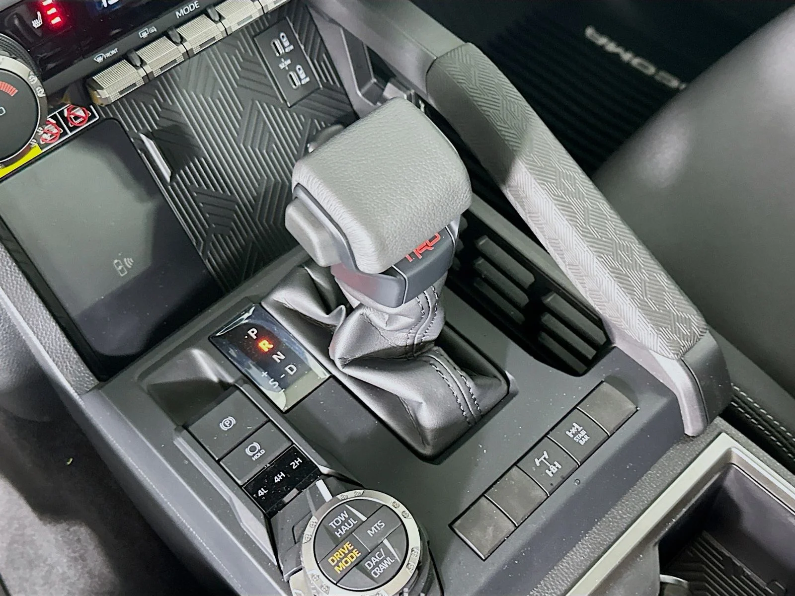 2025 Toyota Tacoma TRD Off Road - Photo 17