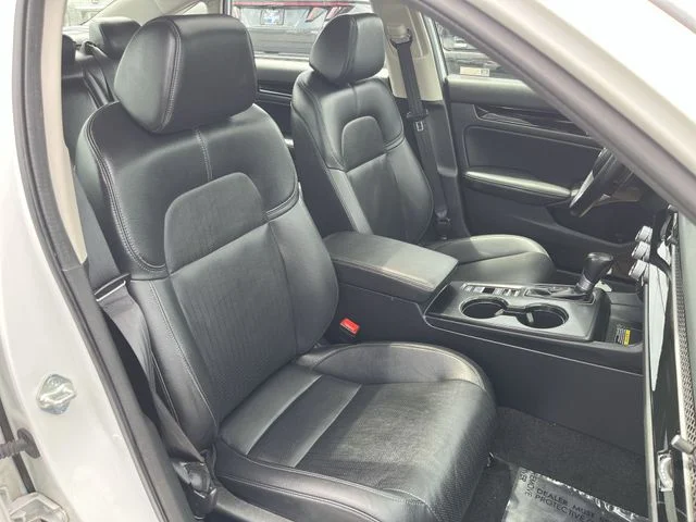 Used 2024 White Honda Touring image 27