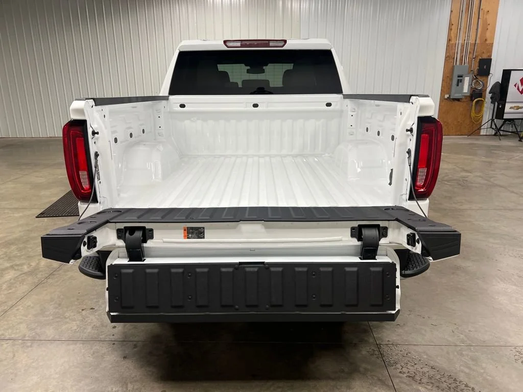 2026 GMC Sierra 1500 SLT - Photo 11