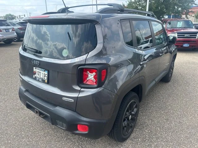 Used 2017 Gray Jeep Latitude image 3