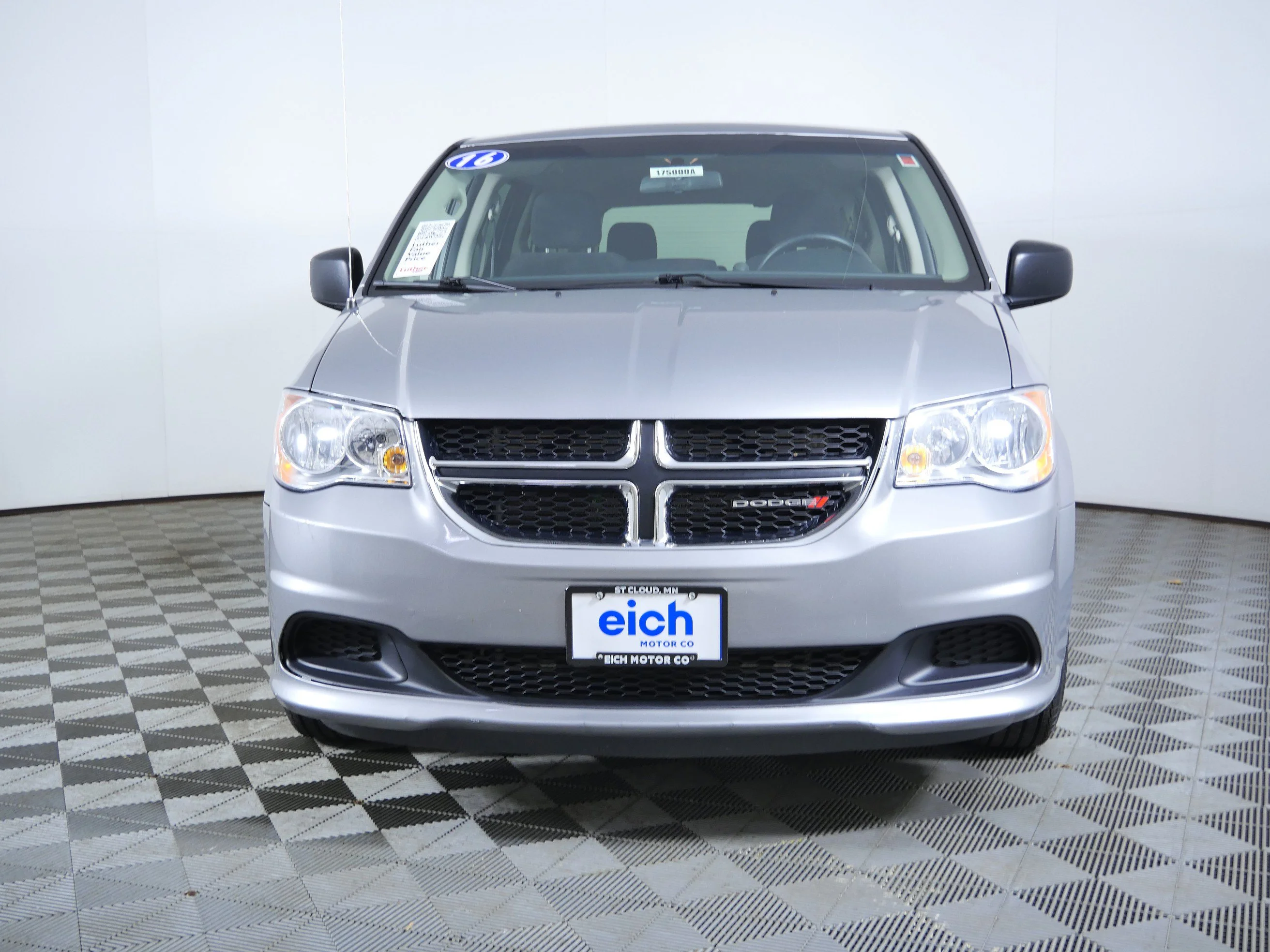 Used 2016 Dodge Grand Caravan SE with VIN 2C4RDGBG1GR171449 for sale in St. Cloud, Minnesota