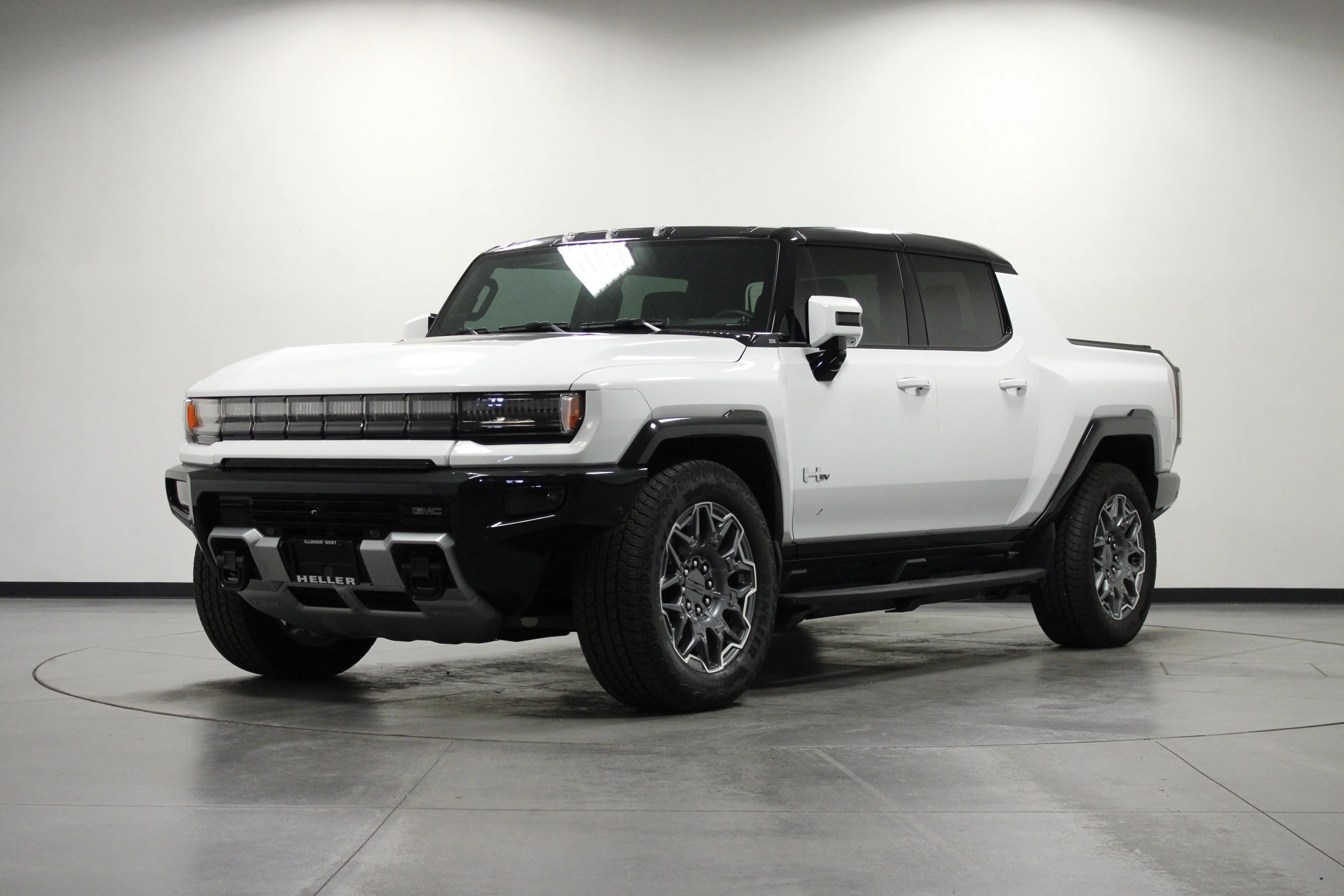 Used 2025 Interstellar White GMC 3X image 8