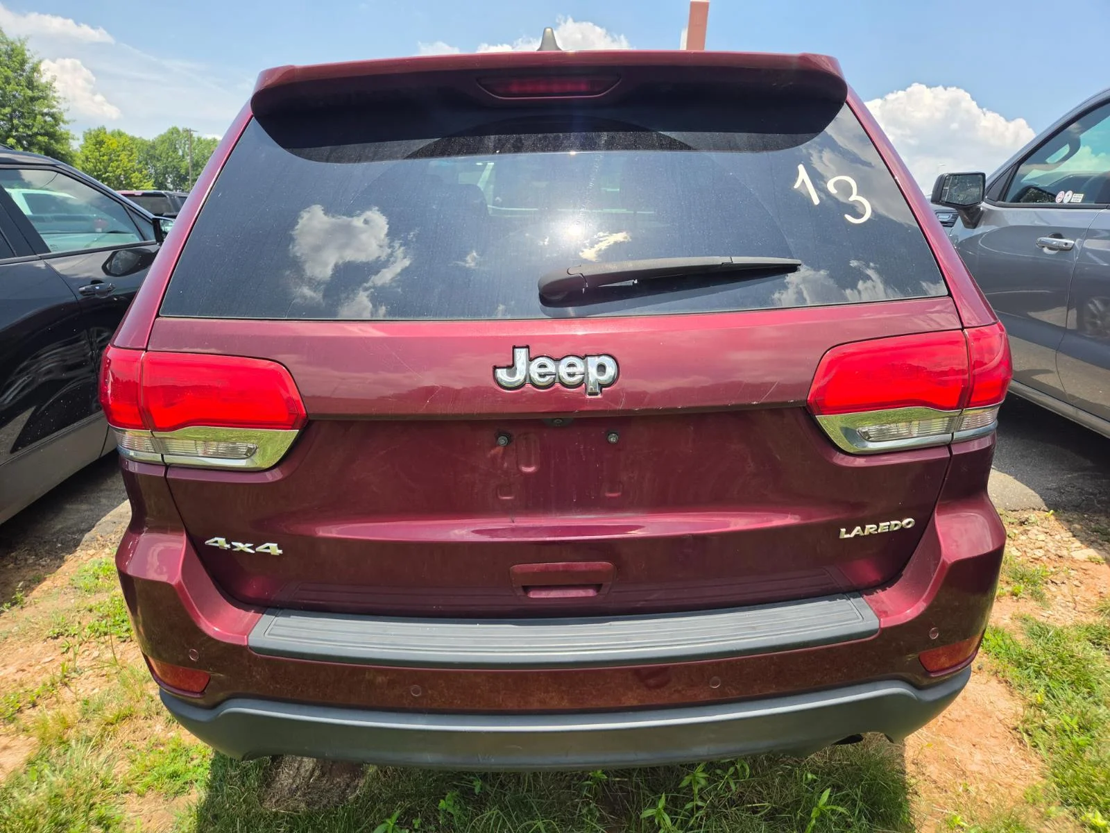 Used 2018 Red Jeep Laredo E image 6