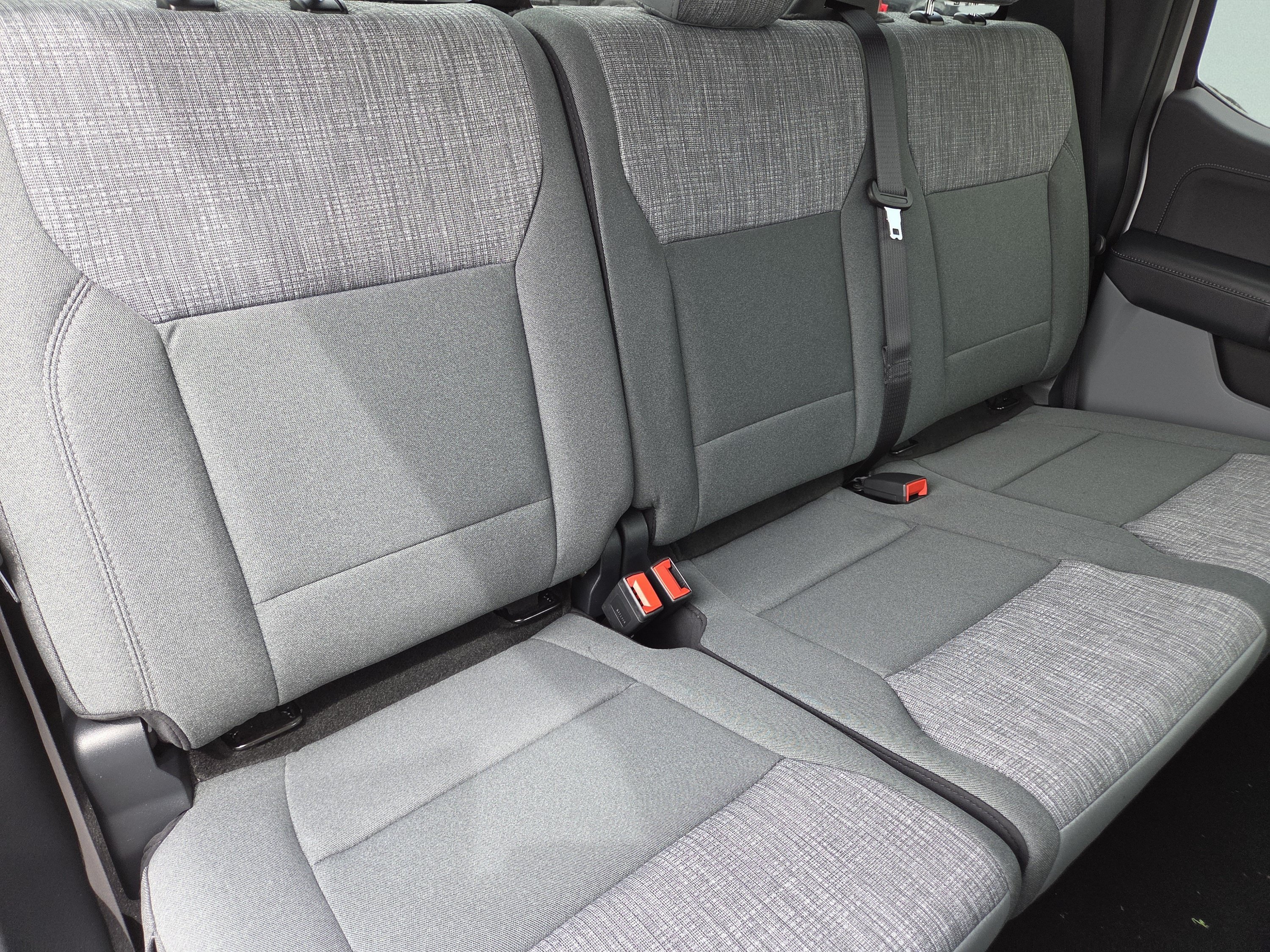 New 2026 Oxford White Ford XLT image 5