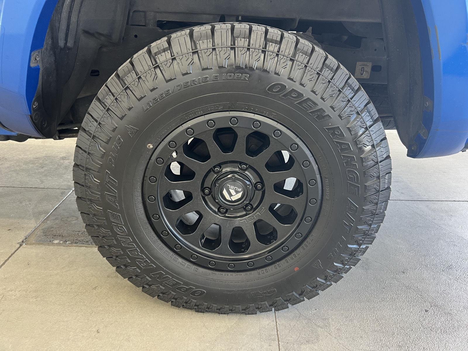 Used 2018 Blazing Blue Pearl Toyota SR5 V6 image 10
