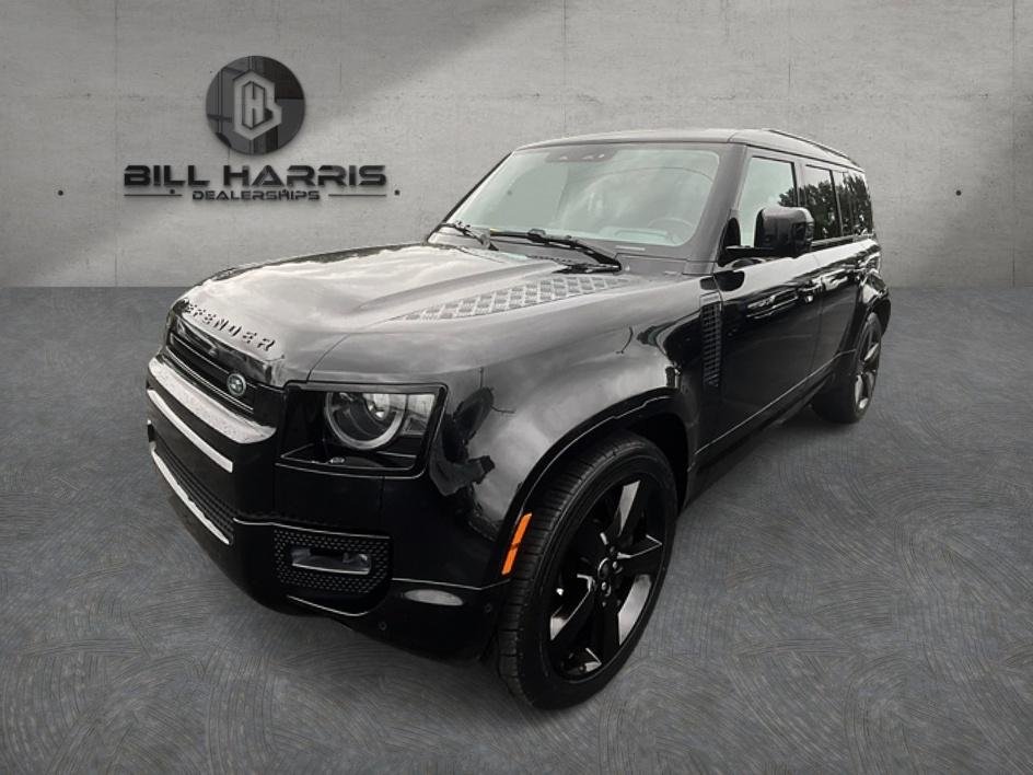 Used 2024 Black Land Rover X-Dynamic SE image 1
