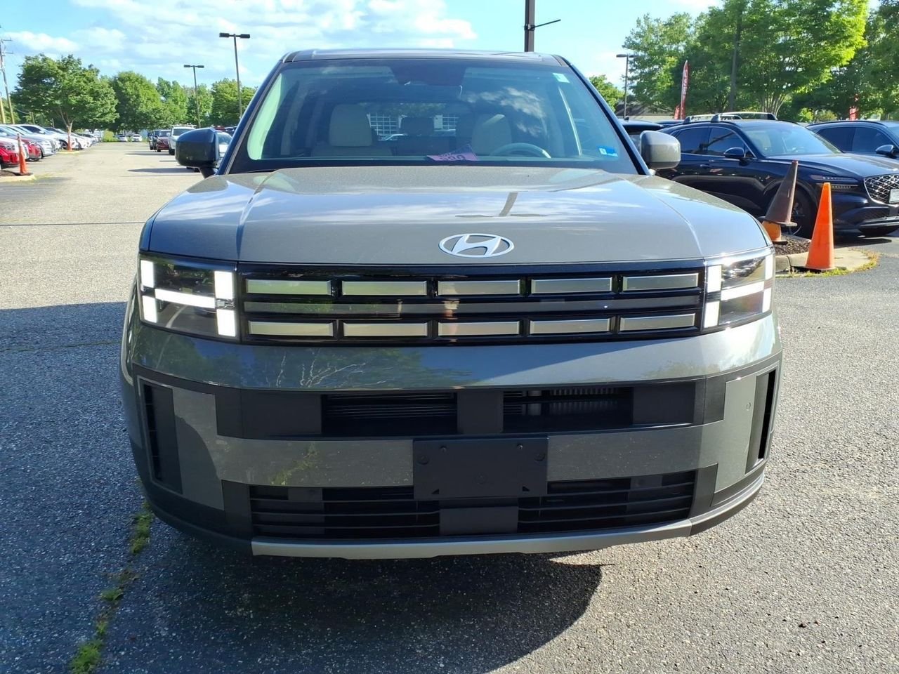 New 2026 Hampton Gray Hyundai SE FWD image 3