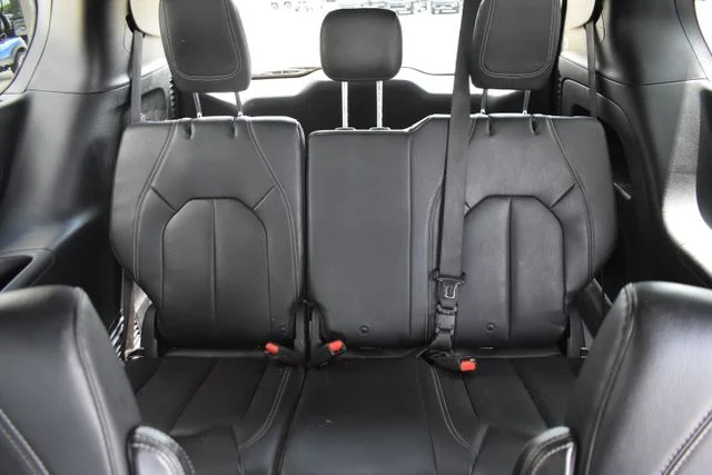 Used 2019 White Chrysler Touring L image 14