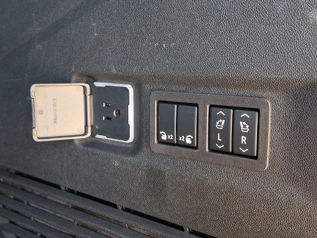 2023 GMC Yukon XL Denali Ultimate - Photo 37