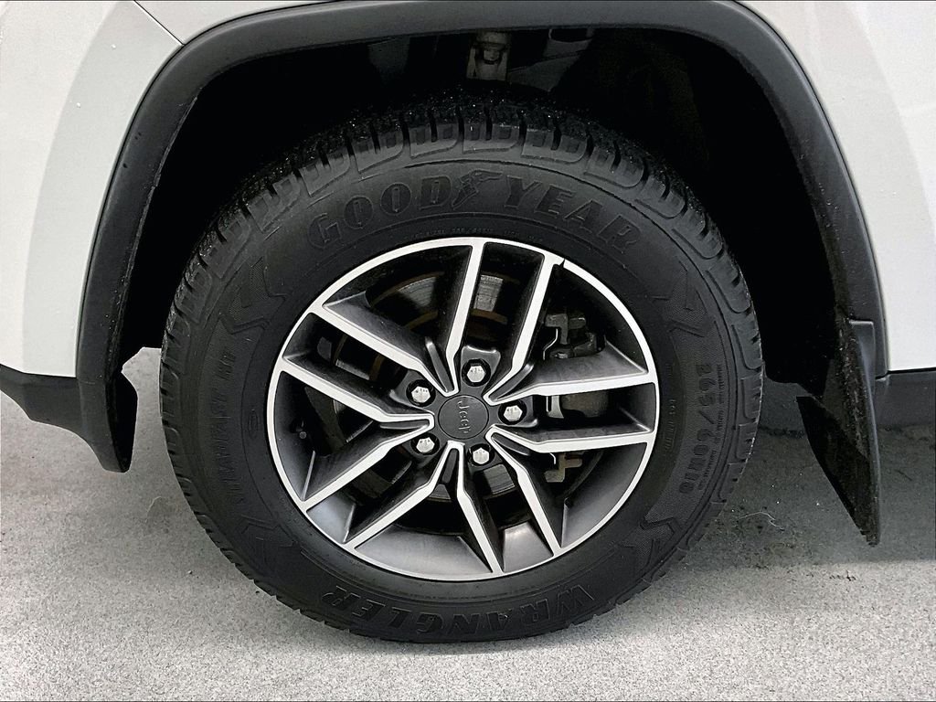 Used 2022 Bright White Clearcoat Jeep Limited image 7