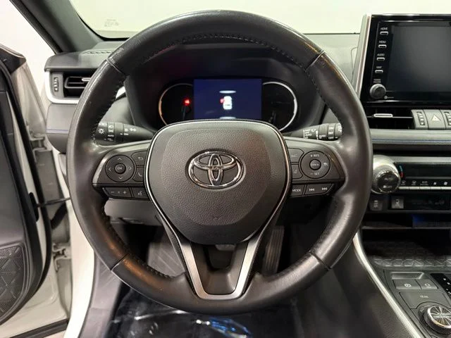 Used 2020 White Toyota XSE image 21