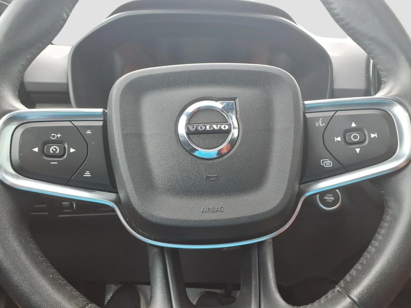 Used 2021 Onyx Black Metallic Volvo T5 Inscription image 23