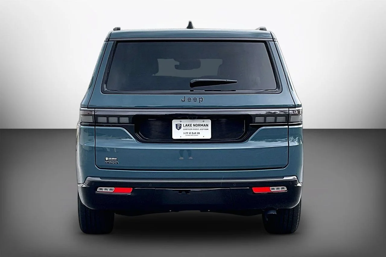 New 2026 Steel Blue Jeep Limited Altitude image 7
