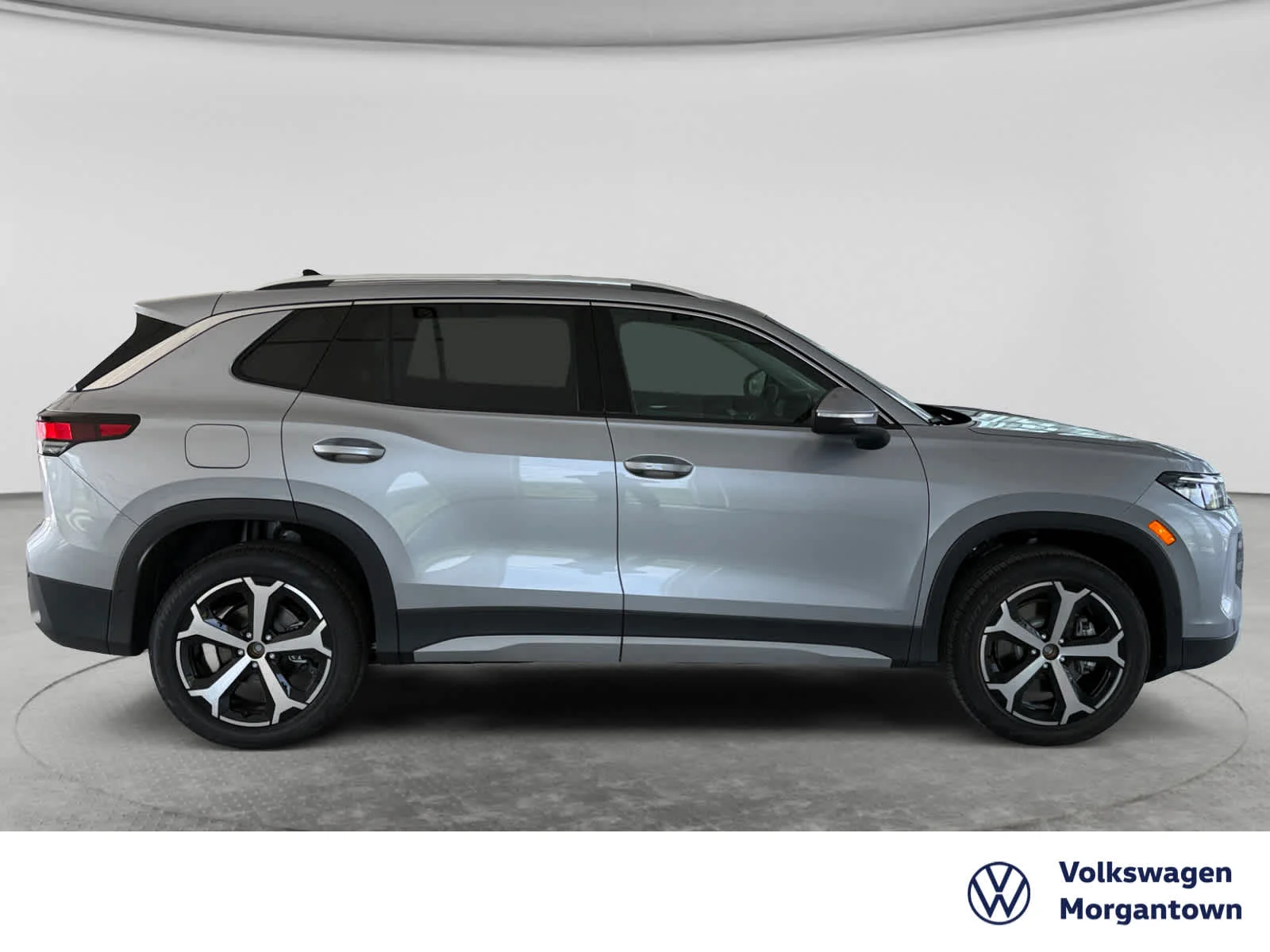 New 2026 Pyrite Silver Metallic Volkswagen SE image 4