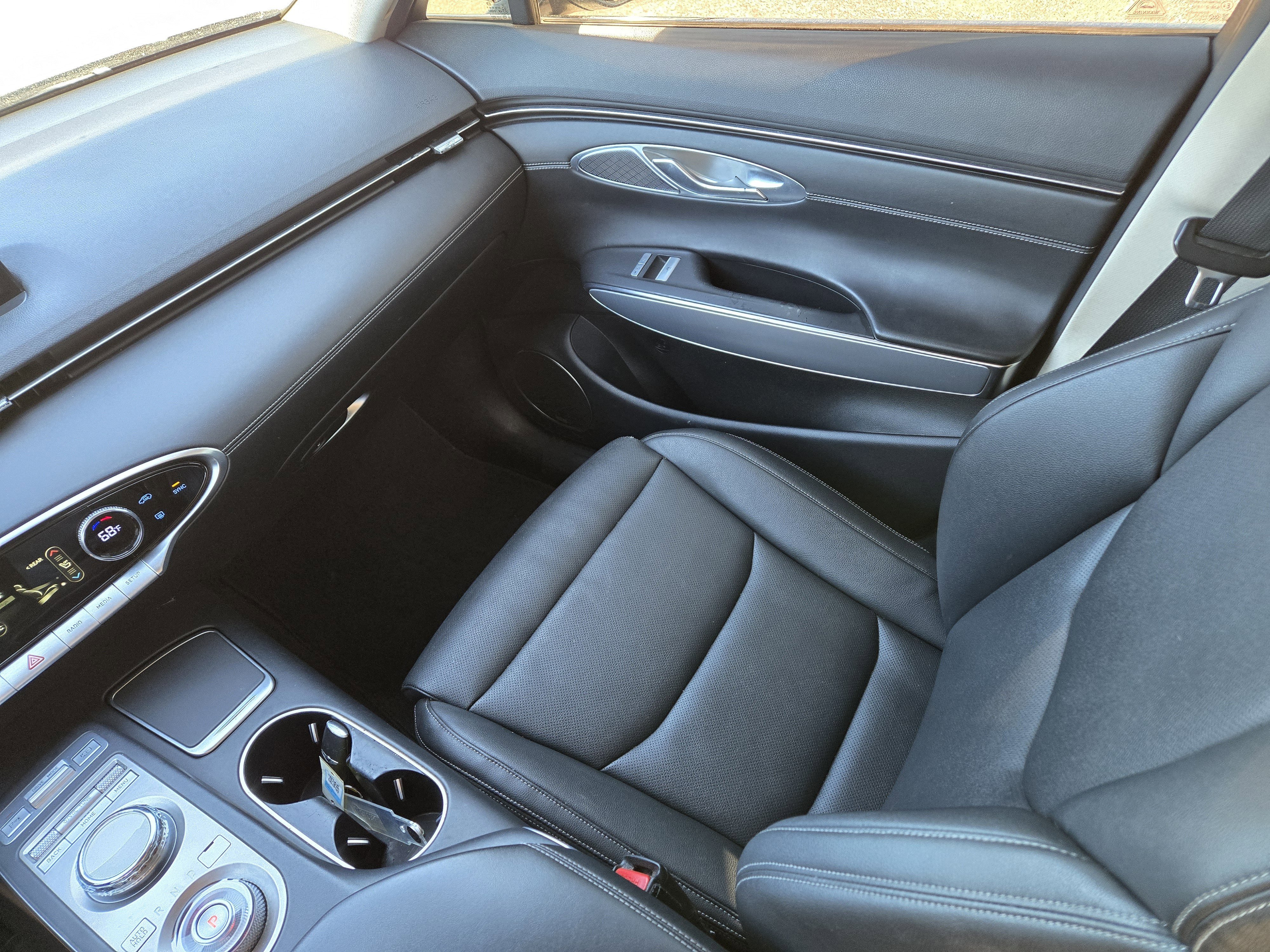 2022 GENESIS GV70 Standard - Photo 18